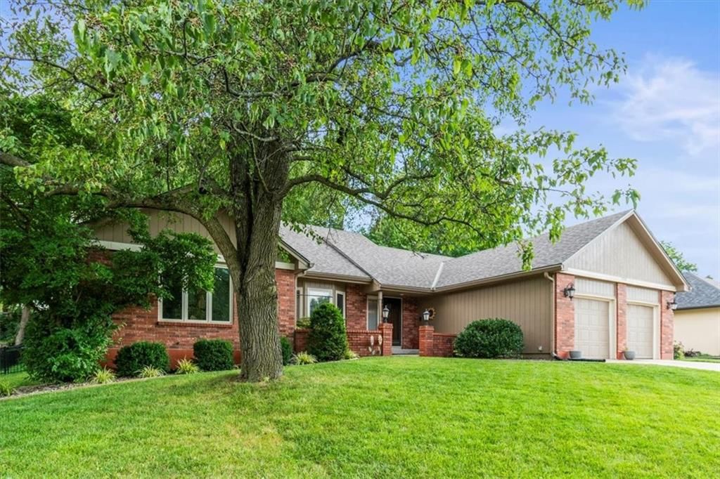 2536 NW Bent Tree Circle — photo 2