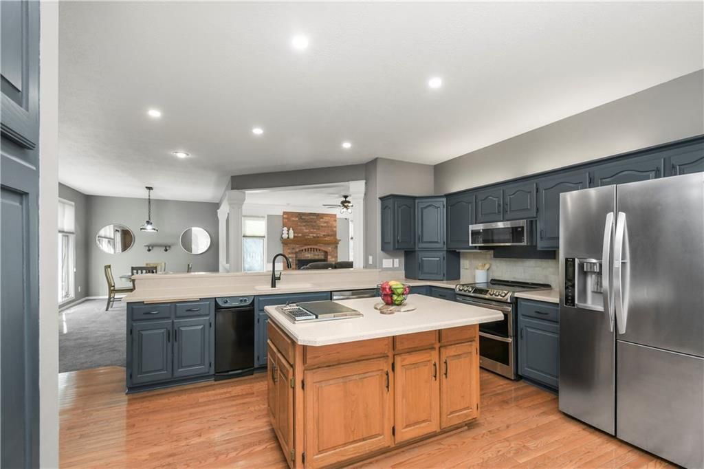 2536 NW Bent Tree Circle — photo 8