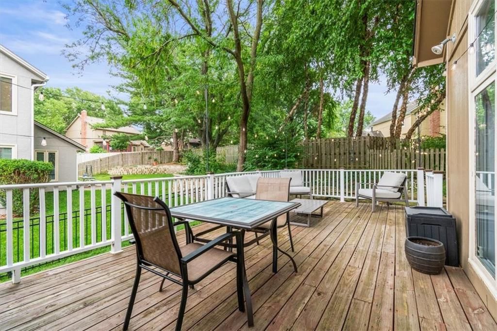 2536 NW Bent Tree Circle — photo 37