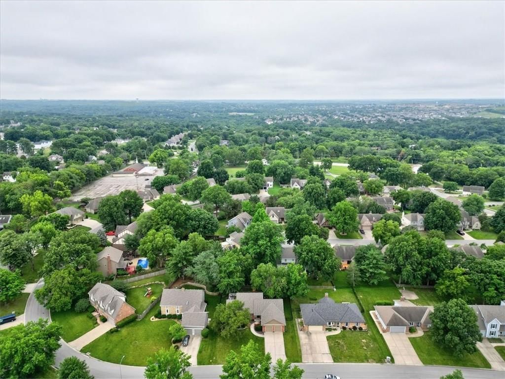 2536 NW Bent Tree Circle — photo 39