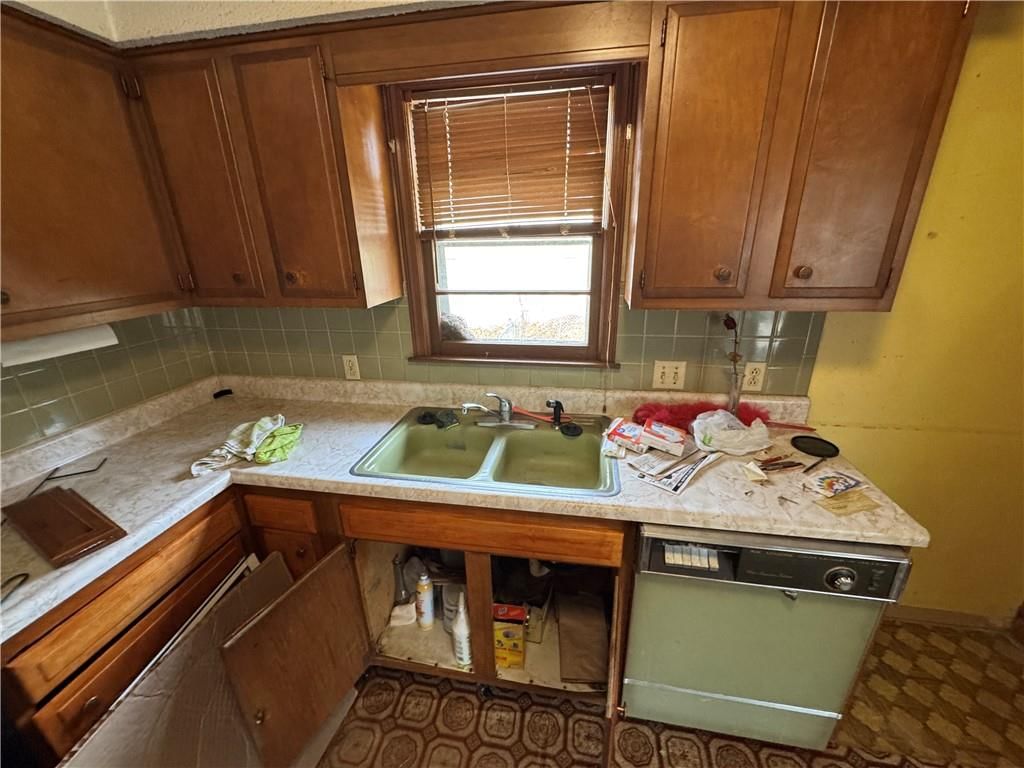 411 Holtz Street — photo 6