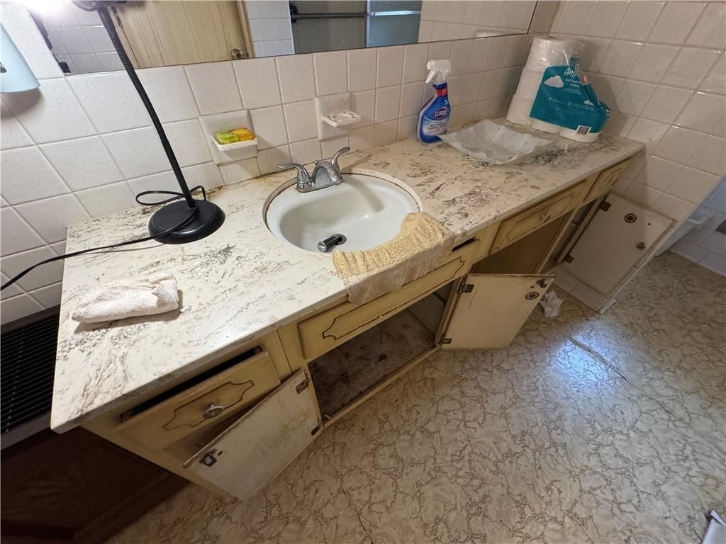 411 Holtz Street — photo 10