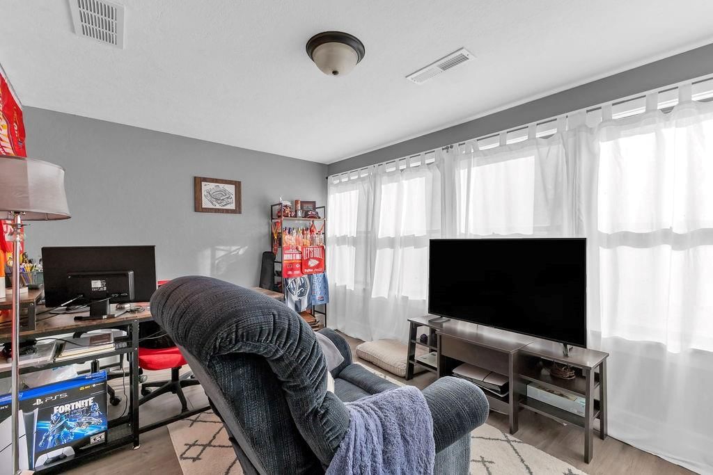 2904 Jules Street — photo 34