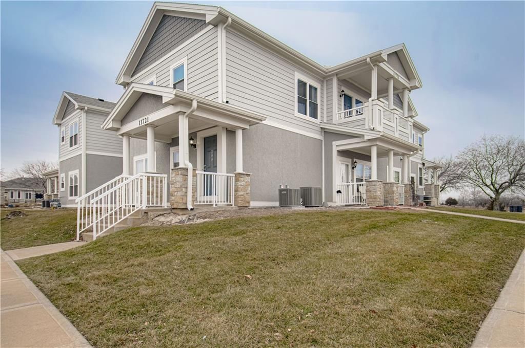 11721 S ROUNDTREE Street, Olathe, KS