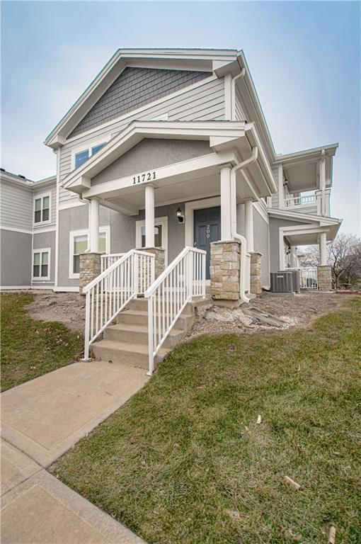 11721 S ROUNDTREE Street — photo 2