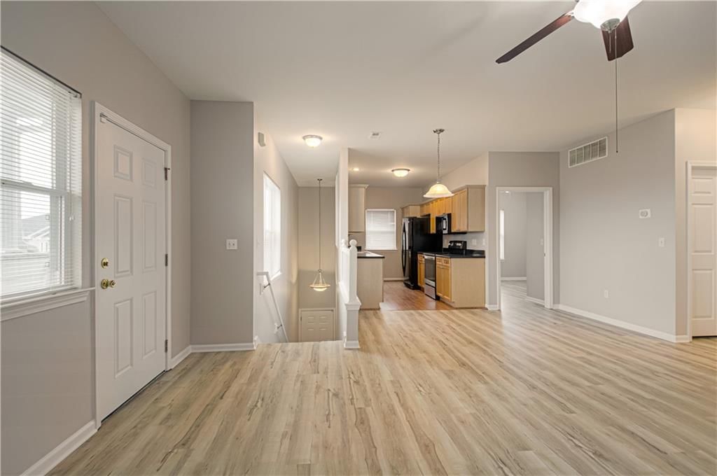 11721 S ROUNDTREE Street — photo 5