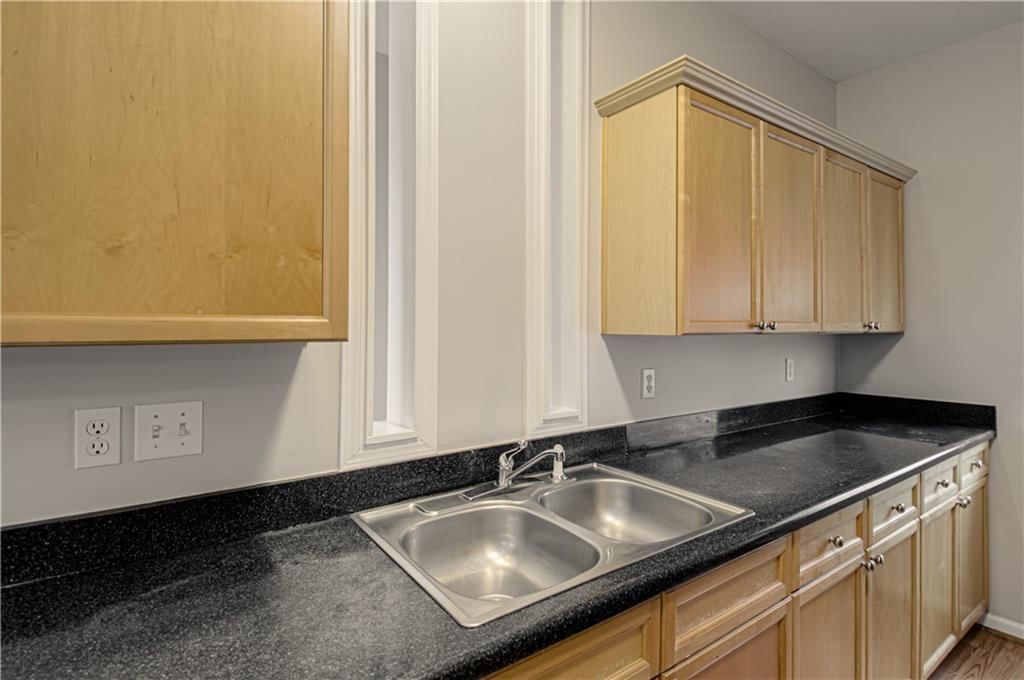 11721 S ROUNDTREE Street — photo 7