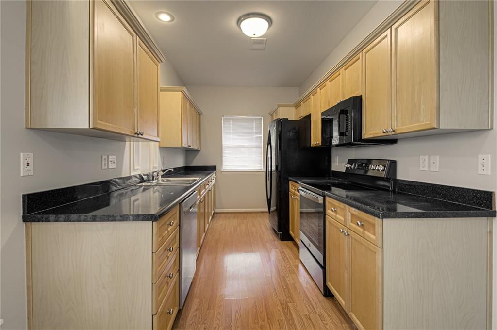 11721 S ROUNDTREE Street — photo 8
