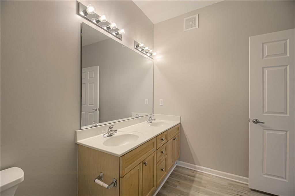 11721 S ROUNDTREE Street — photo 14