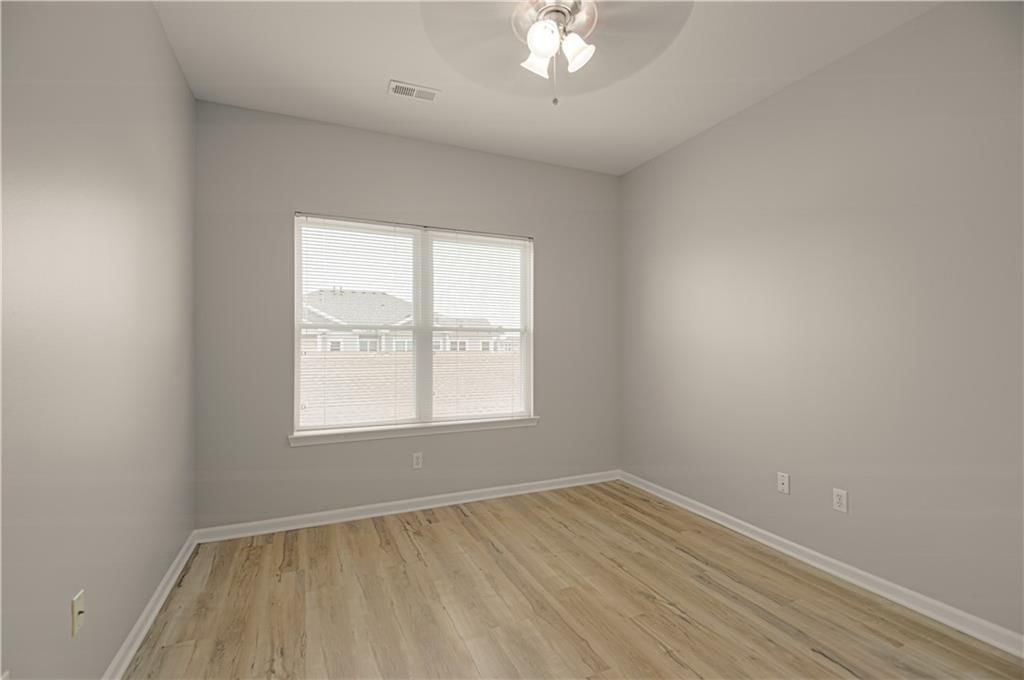 11721 S ROUNDTREE Street — photo 16