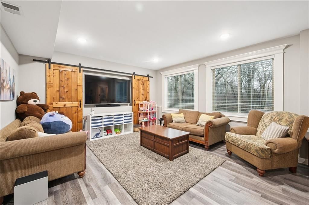 10432 N Avalon Avenue — photo 32