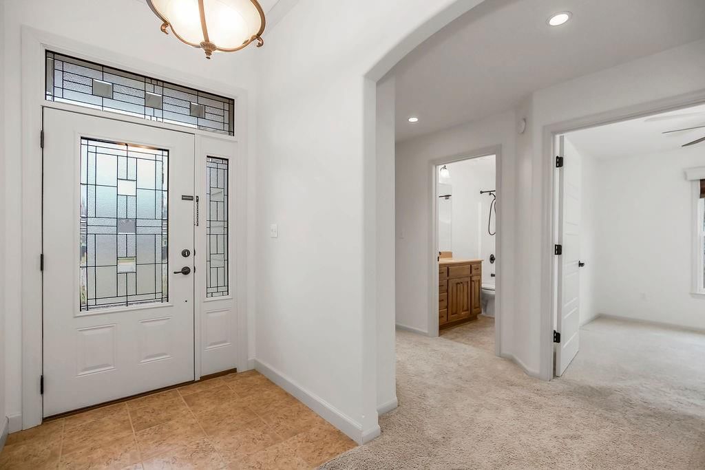 860 Meadowlark Court — photo 3