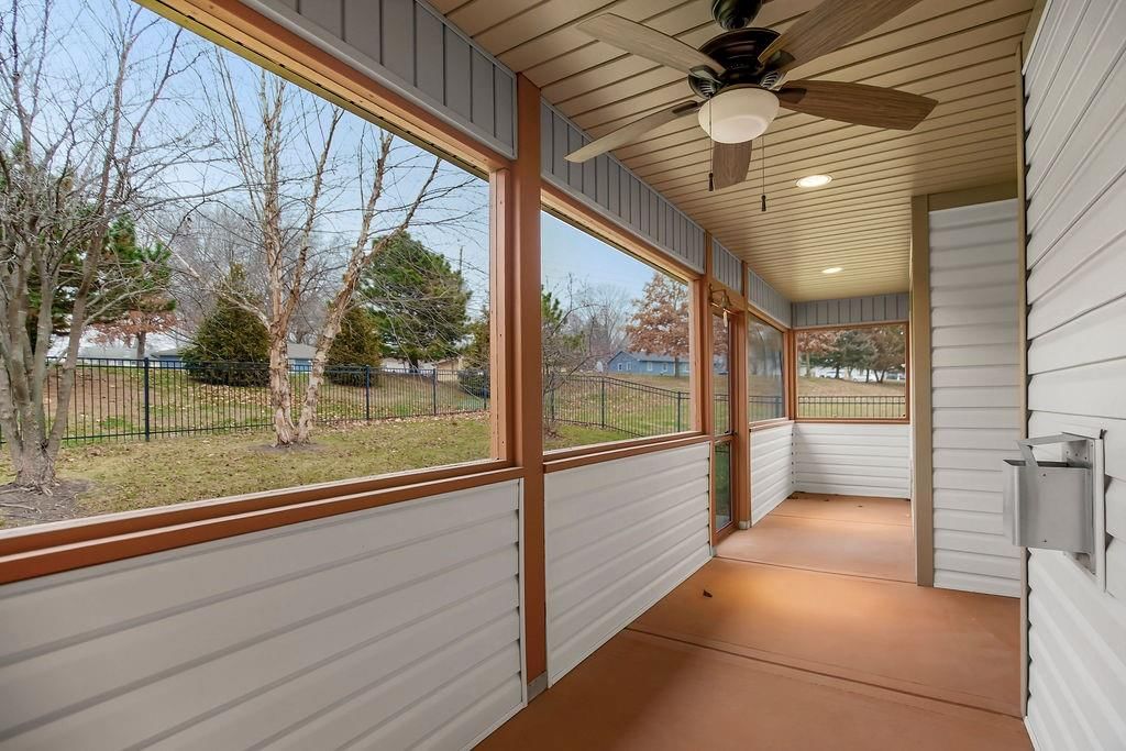 860 Meadowlark Court — photo 32