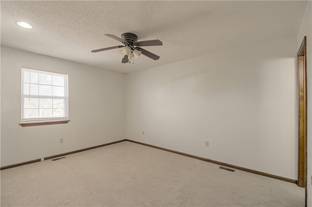 5516-5518 Crest Drive — photo 12