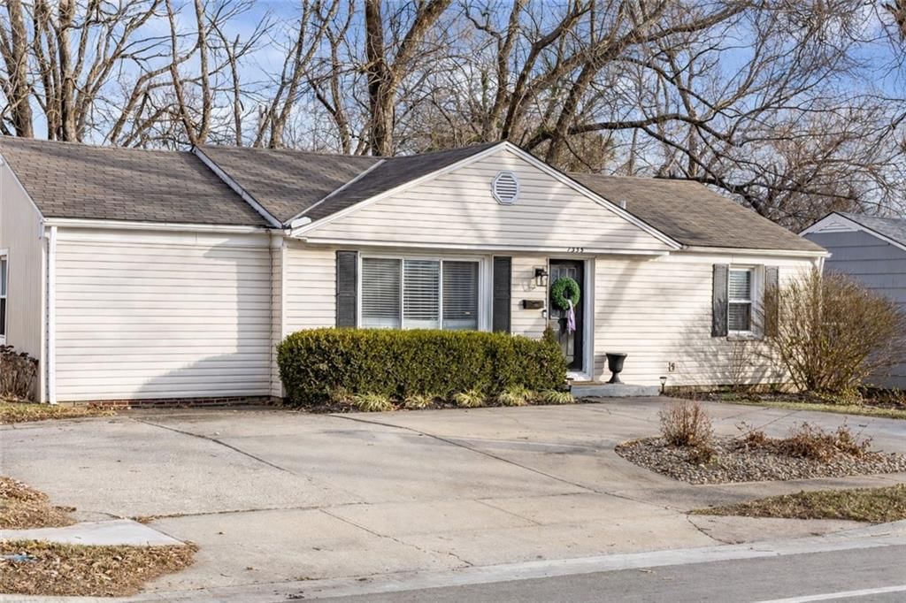 7335 Nall Avenue — photo 3