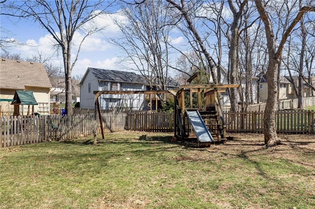 7714 W 114 Terrace — photo 6