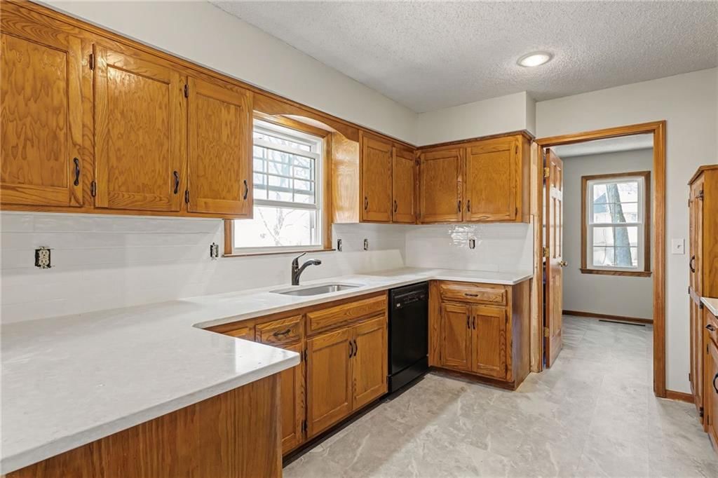 7714 W 114 Terrace — photo 18