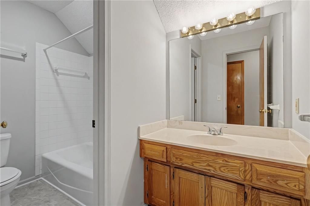 7714 W 114 Terrace — photo 27