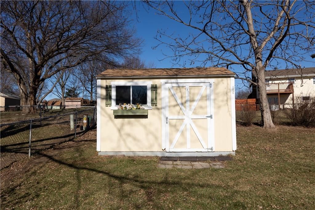 7406 NW Belvidere Parkway — photo 24