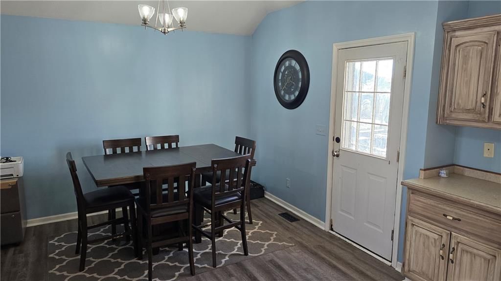909 Rosewood Drive — photo 3