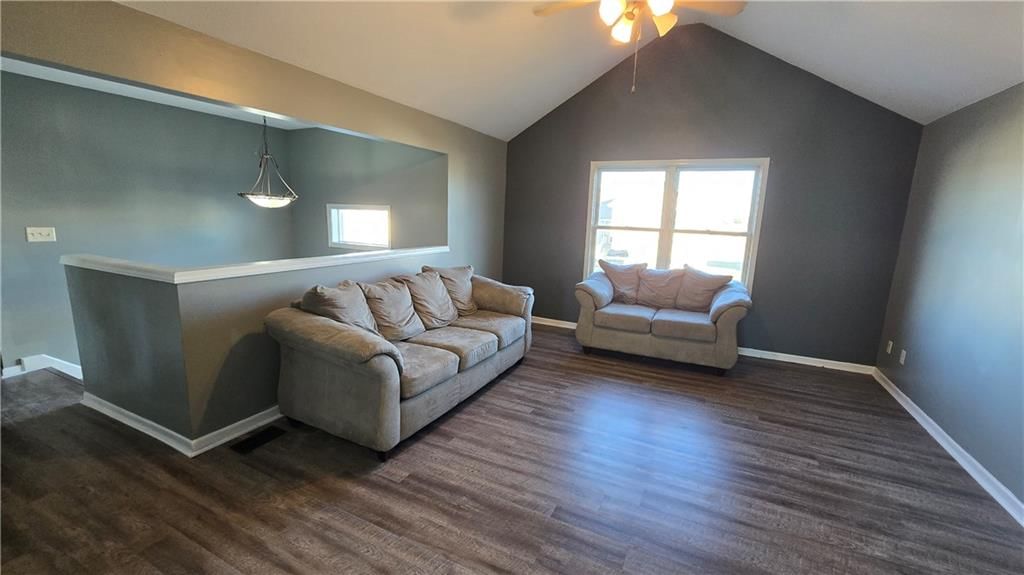 909 Rosewood Drive — photo 4