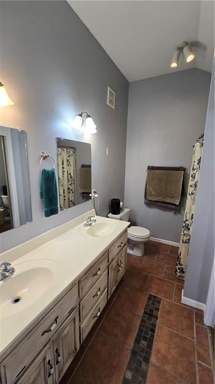 909 Rosewood Drive — photo 9