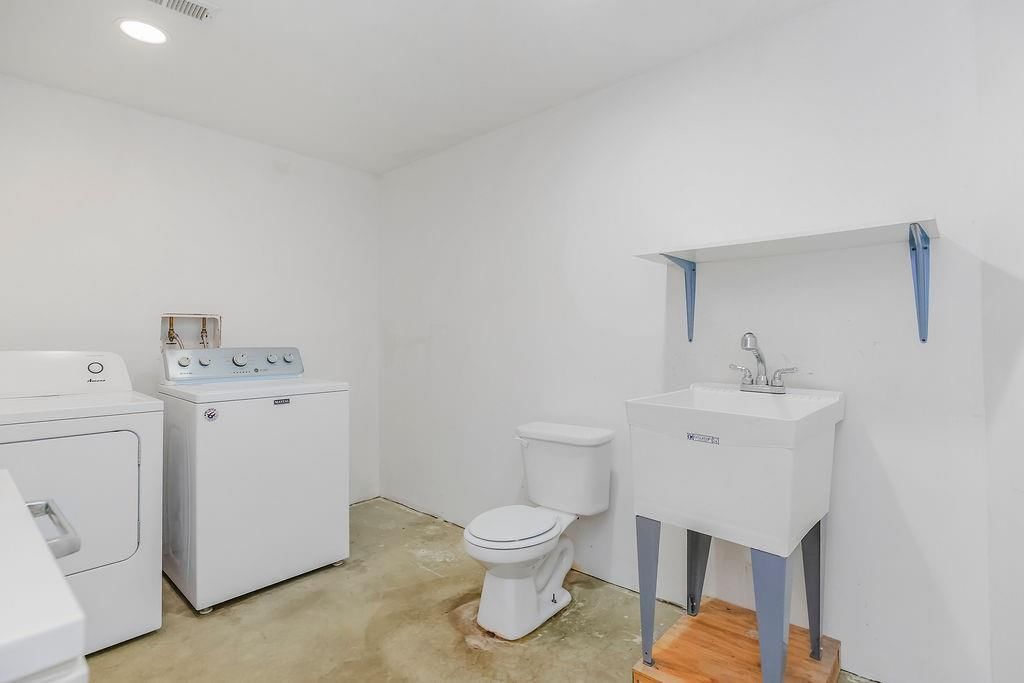 6321 Aminda Street — photo 32