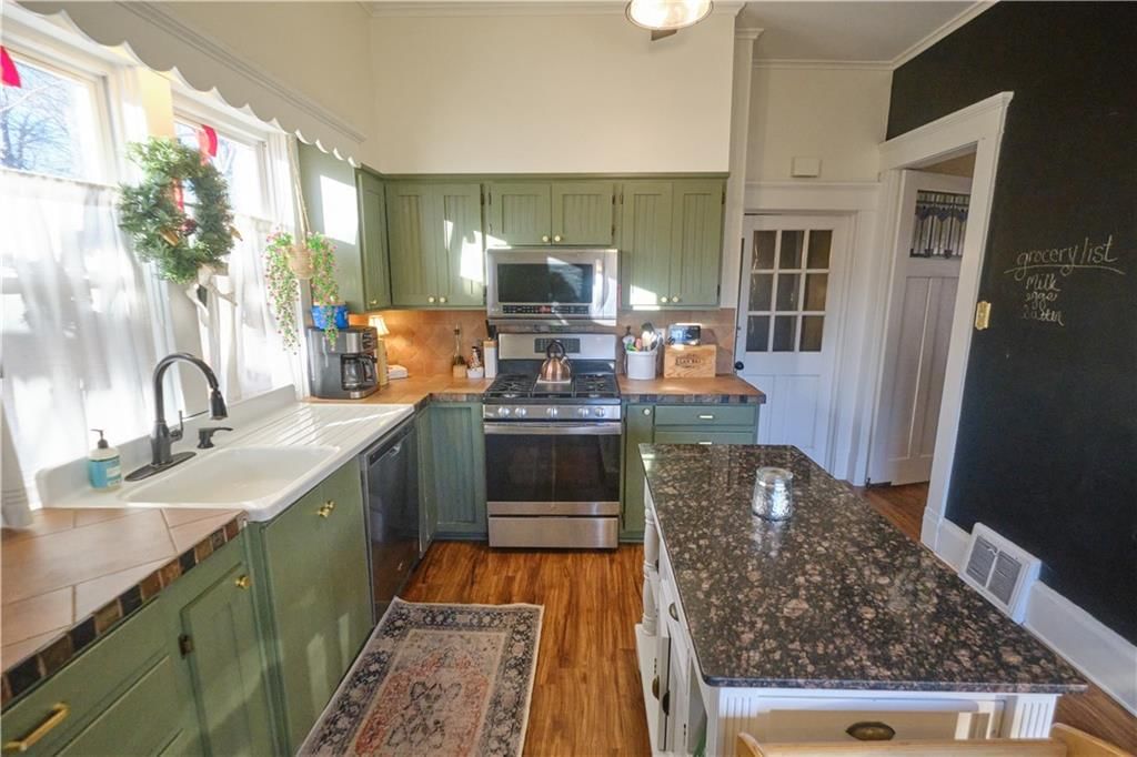 305 Jefferson Street — photo 15