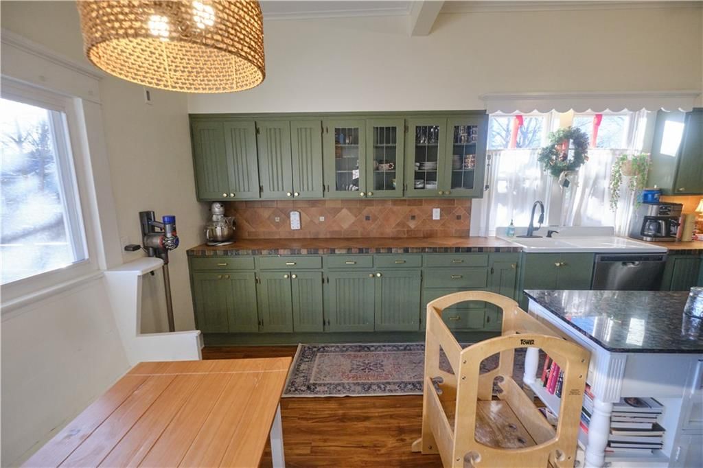 305 Jefferson Street — photo 17