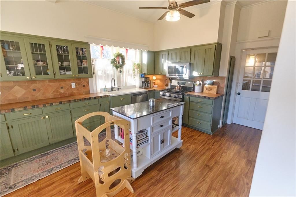 305 Jefferson Street — photo 20