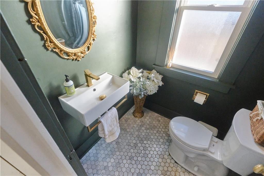 305 Jefferson Street — photo 21