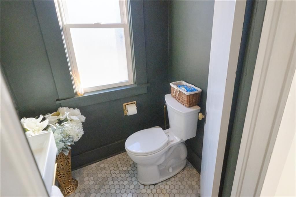 305 Jefferson Street — photo 23