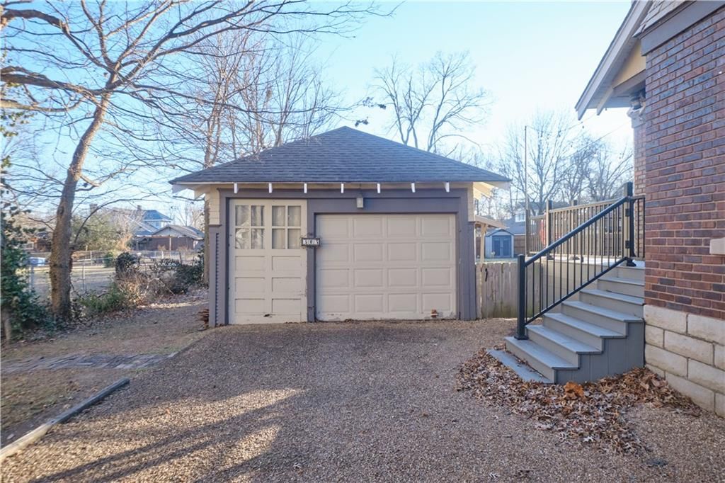 305 Jefferson Street — photo 53