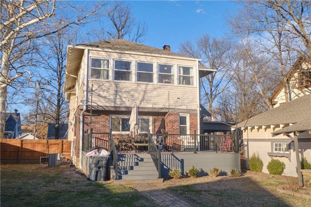 305 Jefferson Street — photo 57
