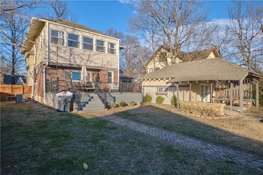 305 Jefferson Street — photo 58