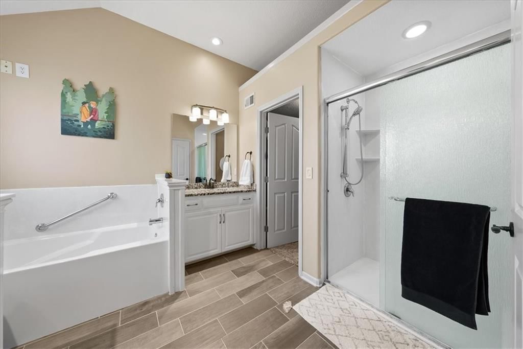 8762 N Chatham Avenue — photo 15
