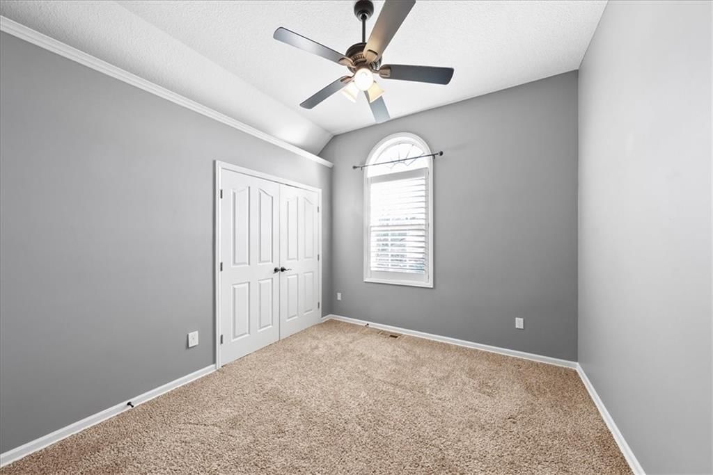 8762 N Chatham Avenue — photo 17