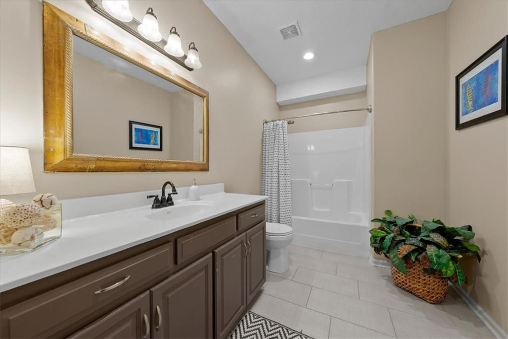 8762 N Chatham Avenue — photo 23