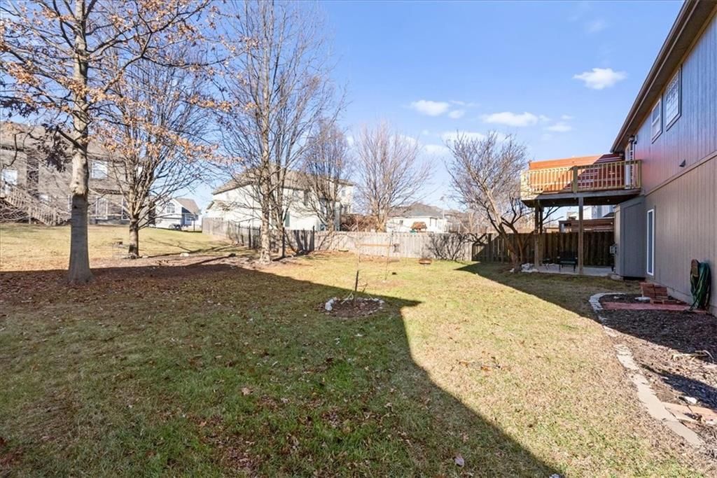 8762 N Chatham Avenue — photo 26