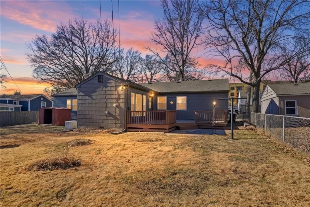 7619 Terrace Street — photo 32