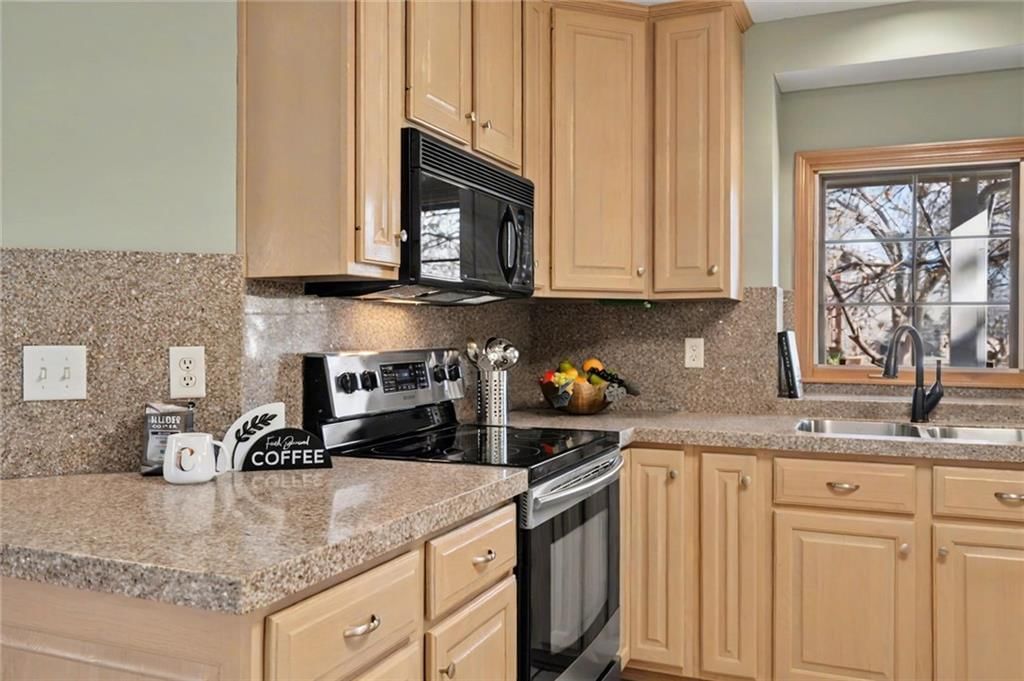 2101 Riviera Drive — photo 11