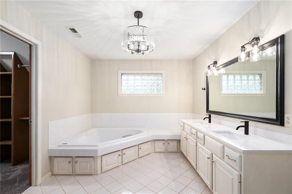 2101 Riviera Drive — photo 15