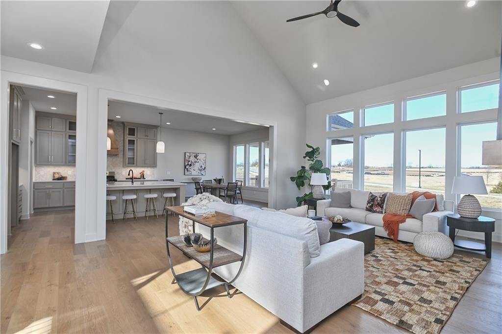 6039 Apache Drive — photo 10