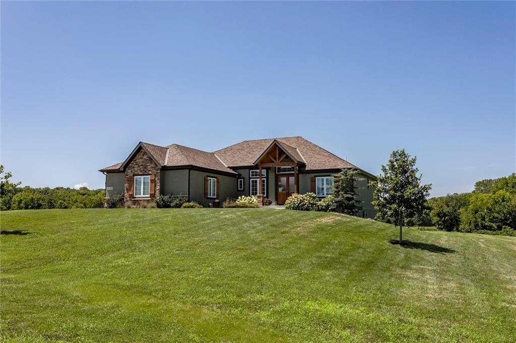 14290 Cattle Ranch Drive, Smithville, MO