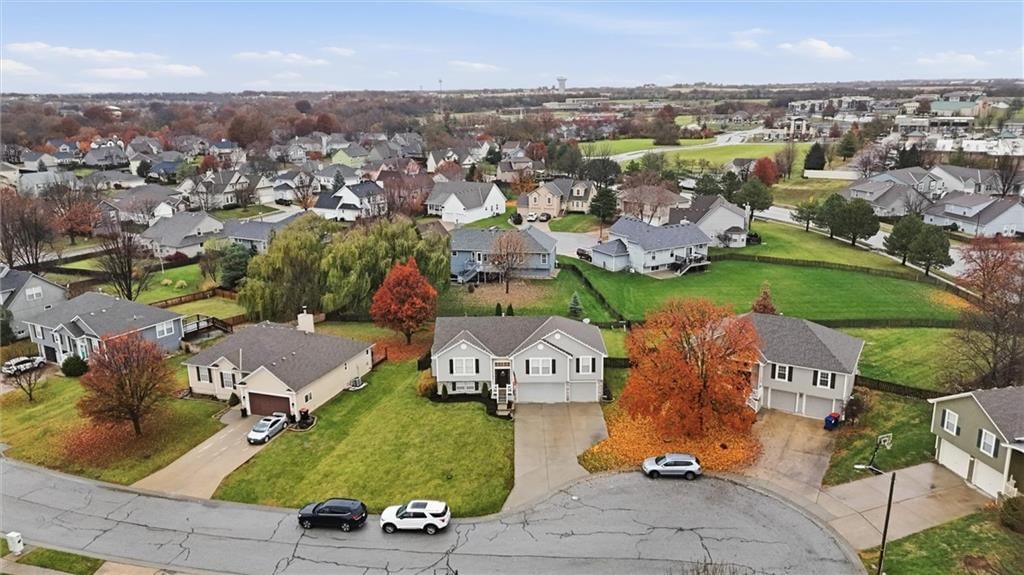 328 SW Chatham Court — photo 4