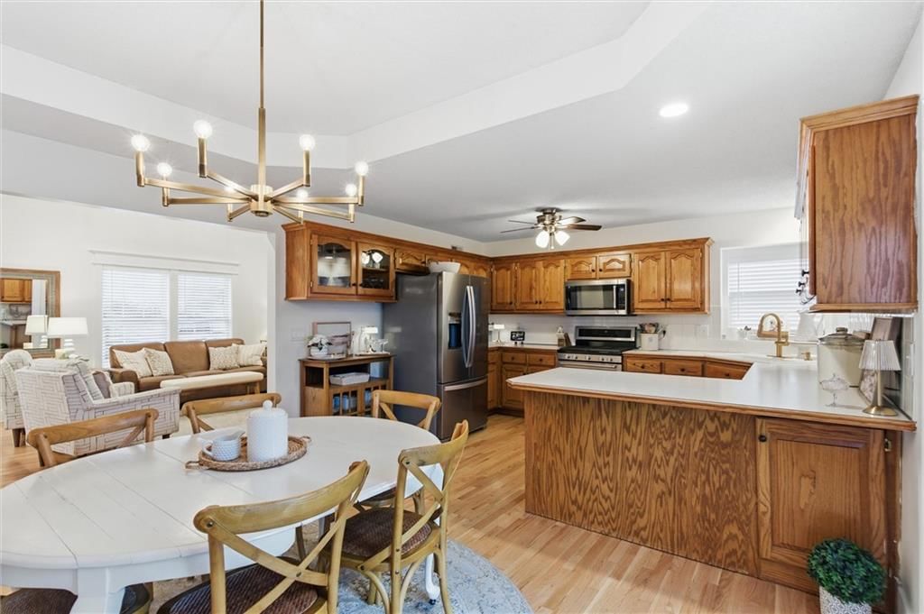 328 SW Chatham Court — photo 9