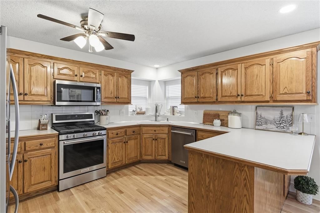 328 SW Chatham Court — photo 10