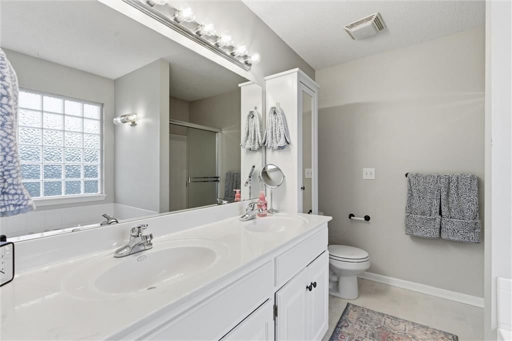 328 SW Chatham Court — photo 19