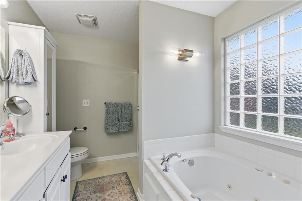 328 SW Chatham Court — photo 20