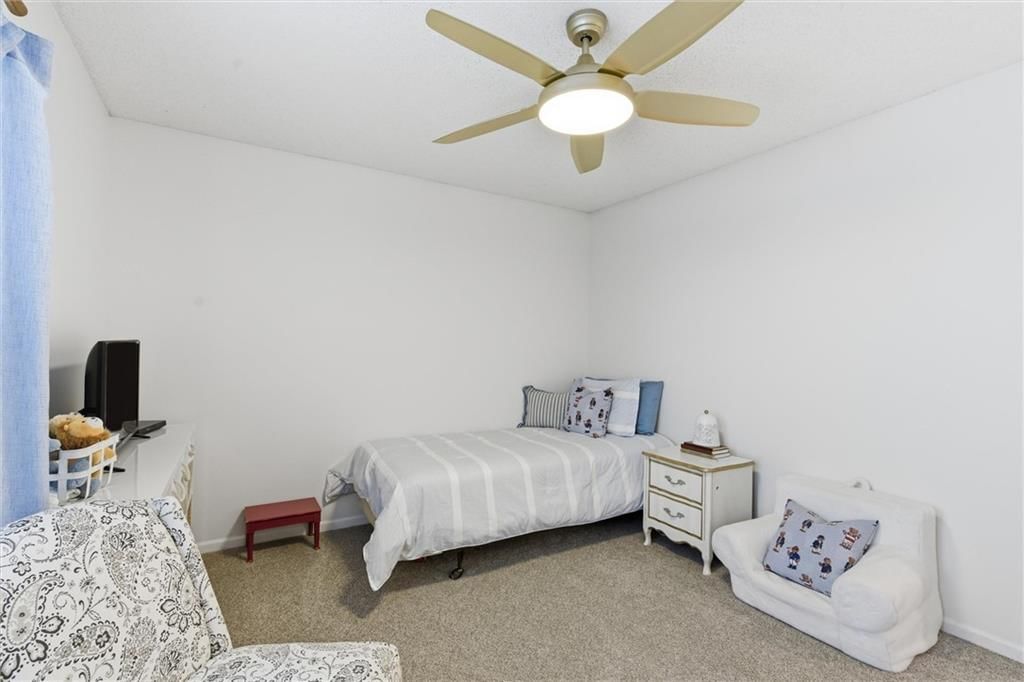 328 SW Chatham Court — photo 25